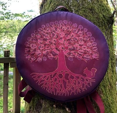 Arbre de vie peint à la main sur un sac de tambour chamanique sur mesure