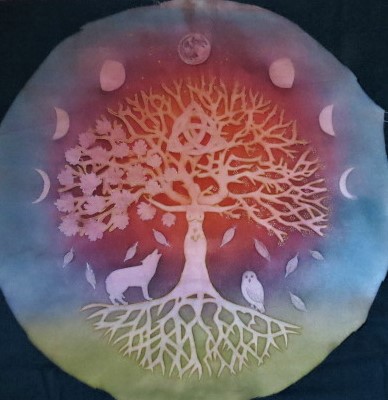 peinture-housse-tambour-chamanique-satin-arbre-de-vie-déesse-lune-chouette-loup