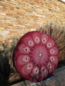 housse pour tambour sur mesure motif mandala peint à la main par Aflorescence