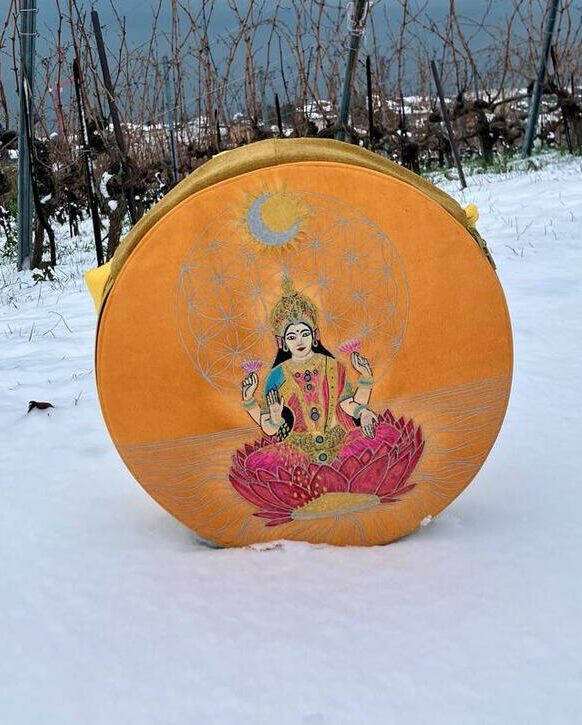 Housse pour tambour chamanique motif déesse