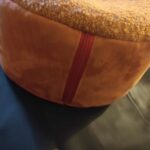 coussin de méditation motif feuillage orange peint à la main par aflorescence