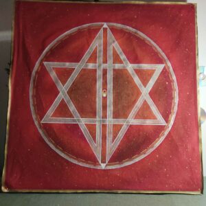 tenture murale de 90 x 90 cm en tissu et peint à la main par Aflorescence