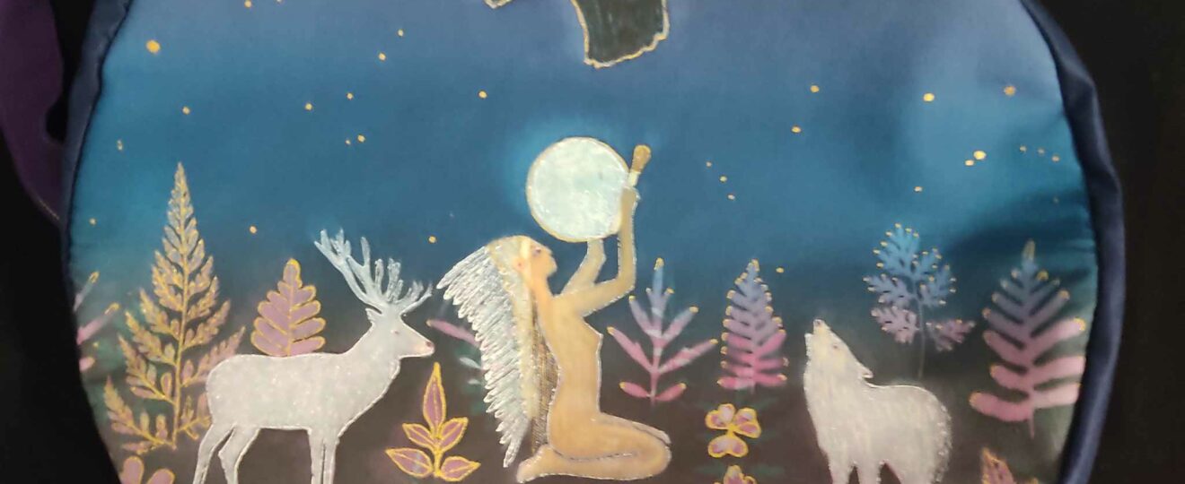 sac pour tambour chamanique sur mesure et peint à la main par Aflorescence