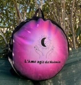 sac pour tambour chamanique avec logo du client ,unique fait main selon la demande du client et créé par Aflorescence