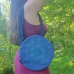 sac bandoulière en tissu avec motif double fleur de vie bleu fait main par Aflorescence