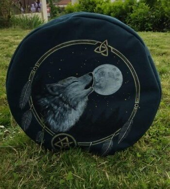 housse pour tambour chamanique sur mesure motif loup noir
