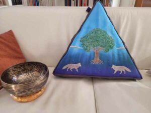 sac bandoulière pour percussion cousu sur mesure en forme triangulaire