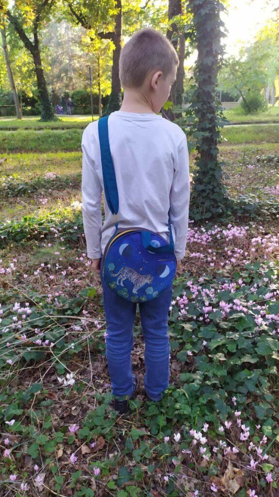petit sac de tambour bandoulière pour enfant créé par Aflorescence