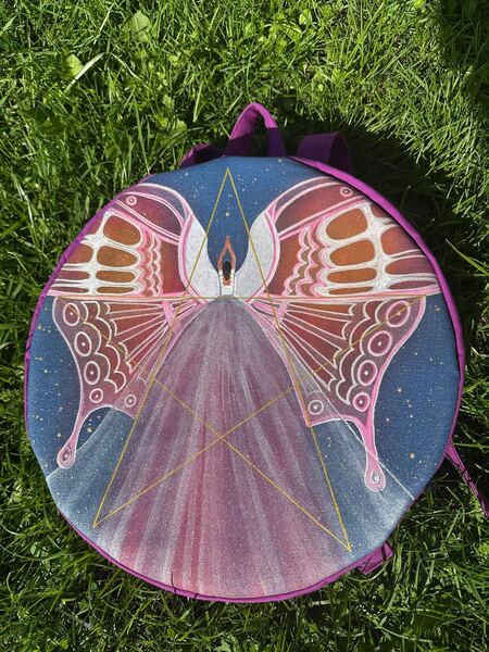 housse pour tambour peint main par Aflorescence " La mariée "